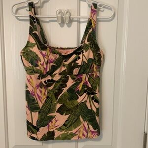 Women’s Land’s End tankini swim top. Size: 10.